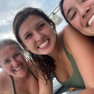 Meet your Posher, Caroline